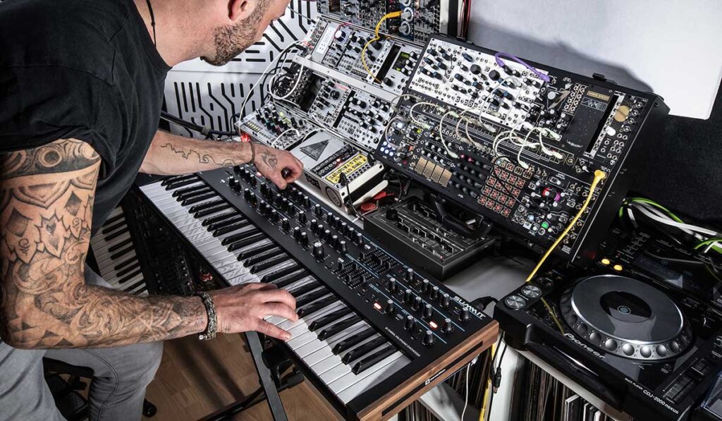 6 Best Bass Synths Selection (Jun. 2021)