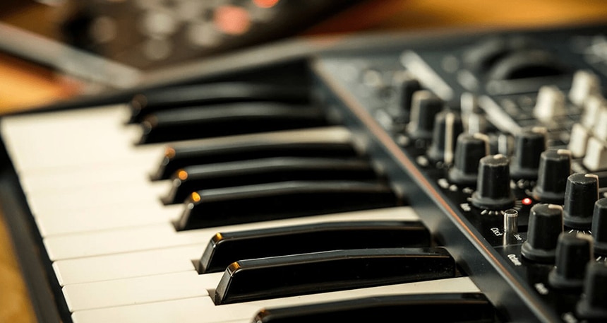 3 Best Synthesizers for Pads - Your Way to Incredibly Detailed Soundscapes