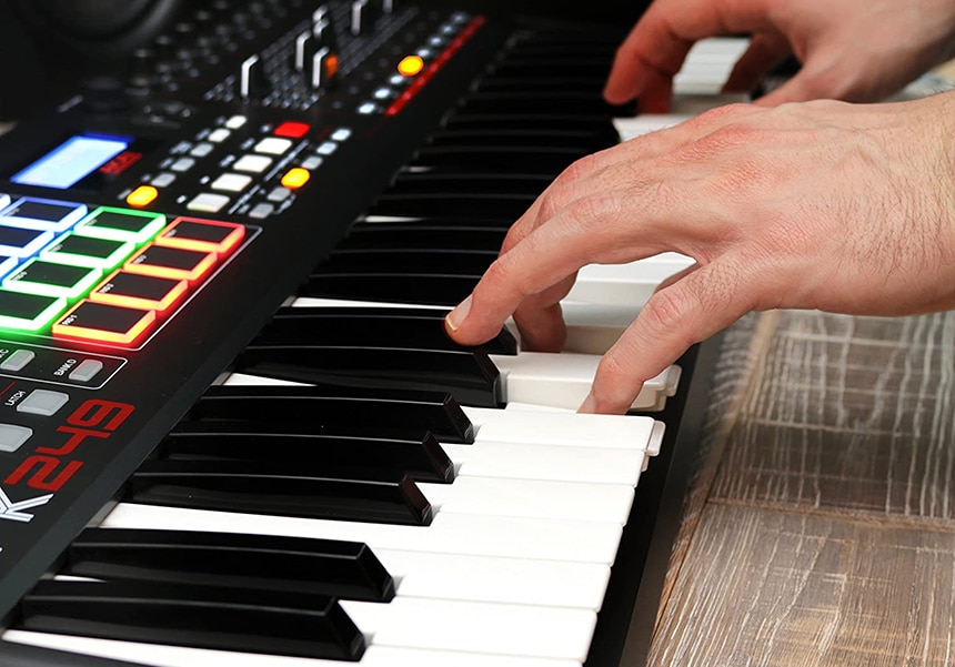 6 Best 49 Key Midi Controllers for True Musicians at Heart! (Winter 2022)