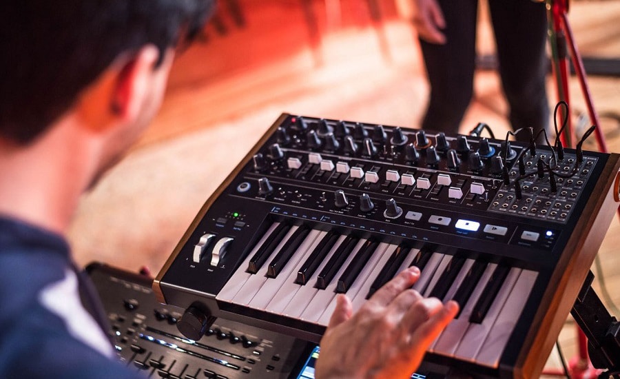 5 Best Synthesizers for Beginners Selection (Jan. 2021)