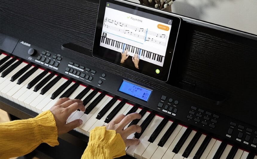 10 Best Digital Pianos Under $2025 - Choose the Instrument of Your Dreams!