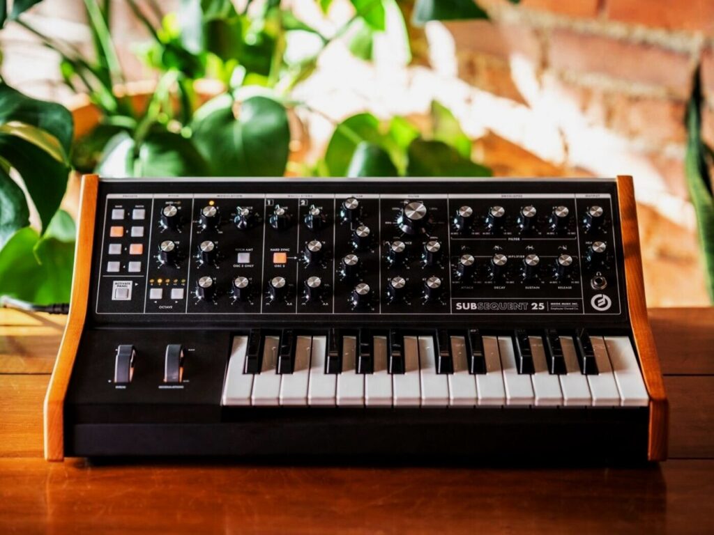 5 Best Synthesizers for Beginners Selection (Jan. 2021)