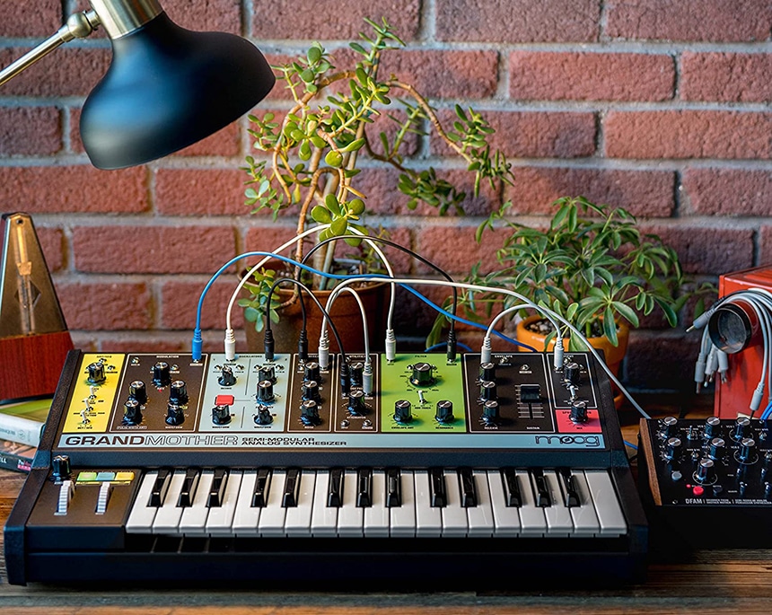 10 Best Synths for Ambient – Versatile Instruments with Wonderful Sound!