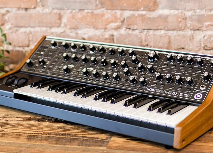 10 Best Synths for Ambient – Versatile Instruments with Wonderful Sound! (Fall 2022)