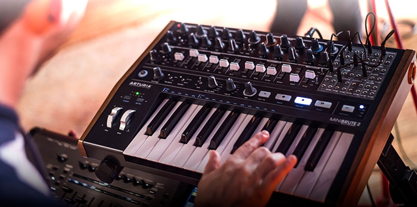 5 Best Synthesizers for Beginners - Choose Your First Synth Wisely!