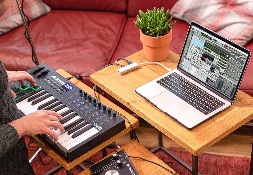 10 Best MIDI Controllers for Cubase – High-End Options for Music Creation!