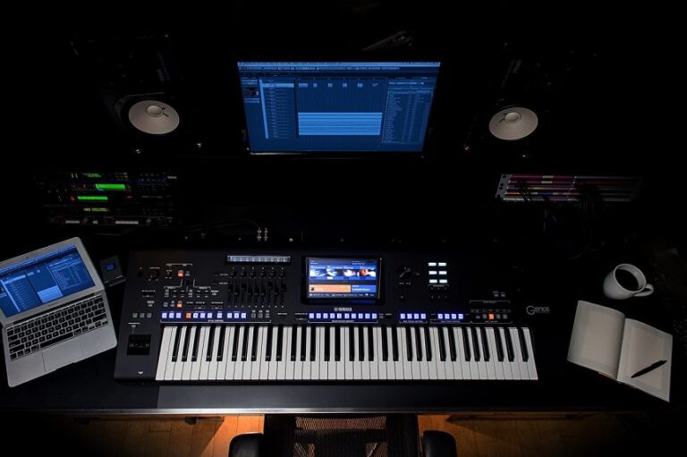 6 Best Arranger Keyboards Selection (Winter 2023)