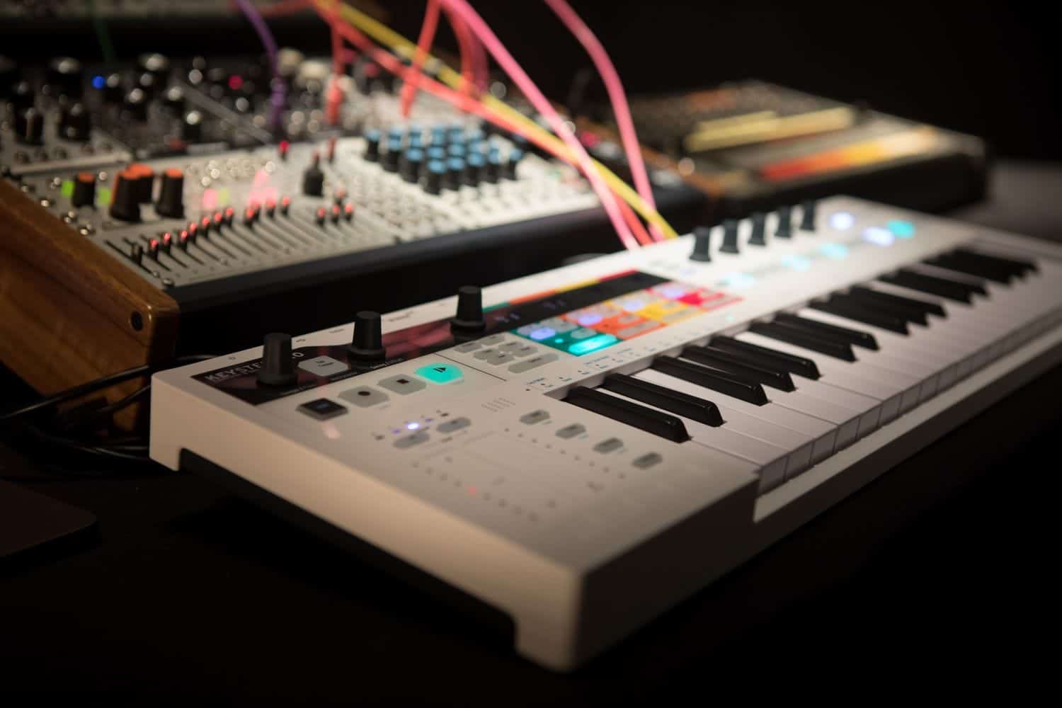 6 Best MIDI Keyboards for GarageBand Selection (Jul. 2021)
