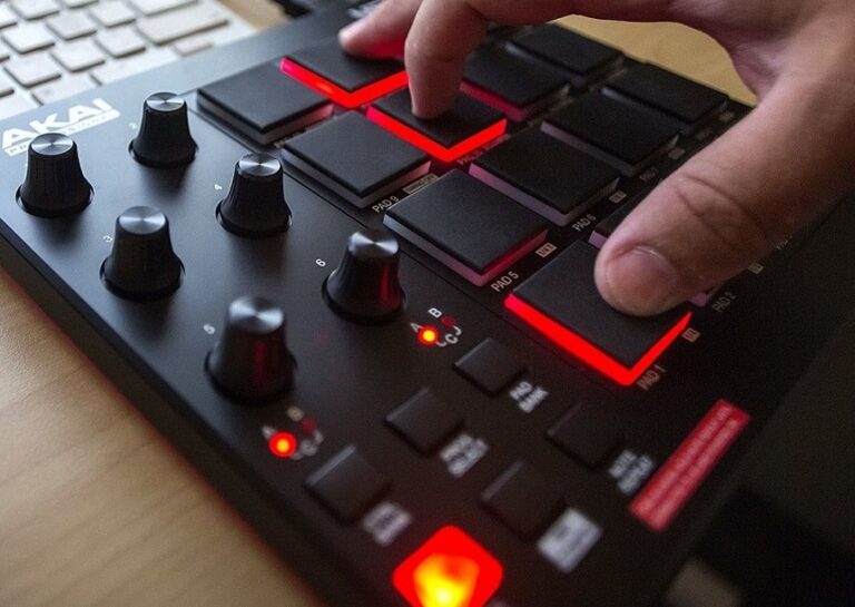 5 Best MIDI Controllers for Reason Selection (Winter 2023)