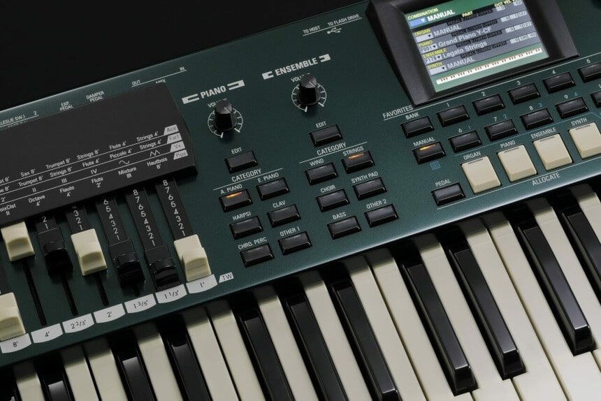 6 Best Electric Organs: Serene Quality of Sound (Fall 2022)