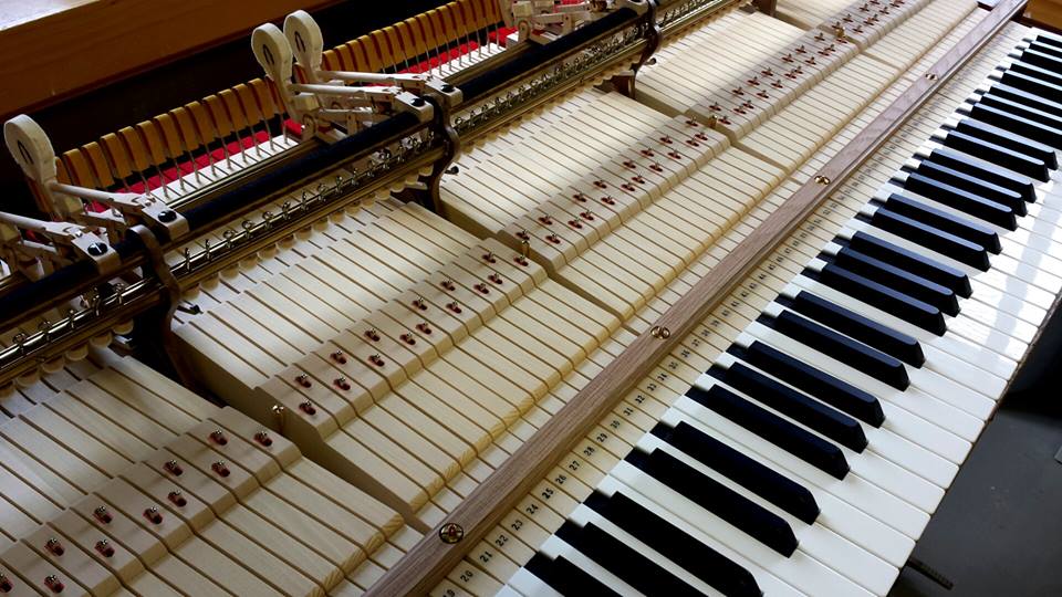 Digital Piano vs Acoustic Piano: Does One Sound Better than the Other?