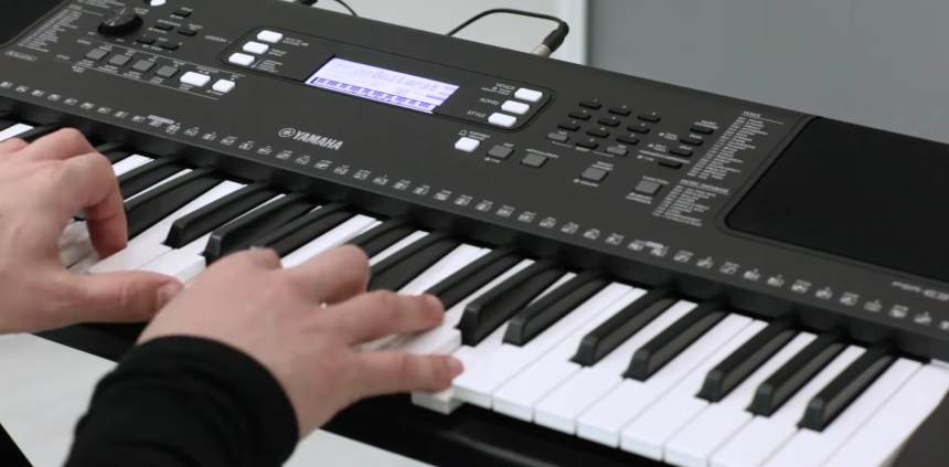 Yamaha PSR E373 Review: Excellent Portable Piano