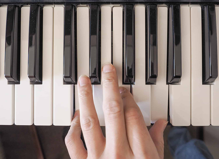 Best Ways to Learn Piano: Great Advice from People Who Have Been There!
